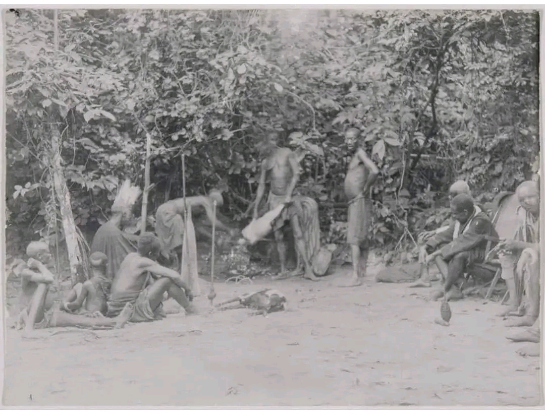 Nri Obalike with his attendants and Chiefs, during the abrogation of nso and alu, 1911